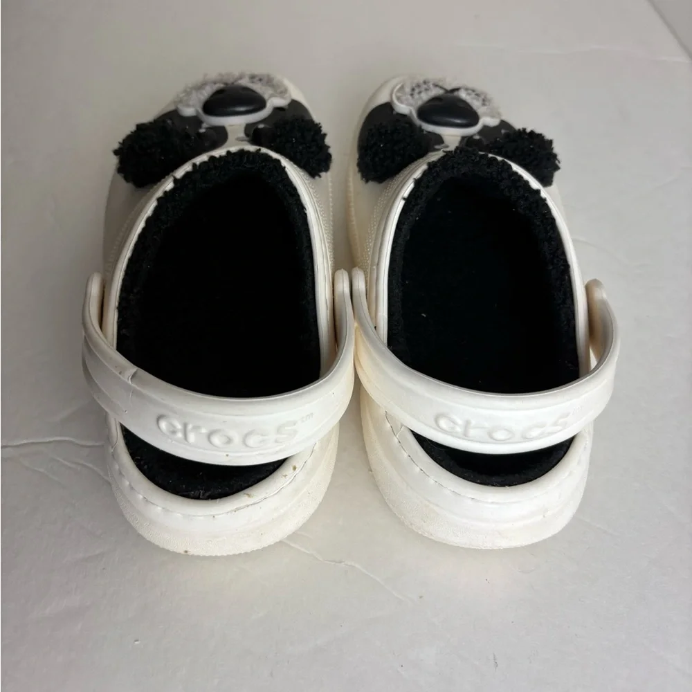 CROCS good slip